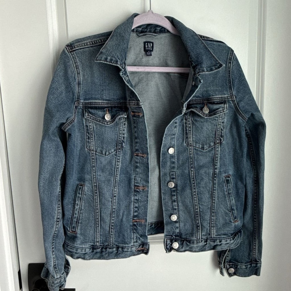 GAP Denim Icon Jacket in Medium Wash